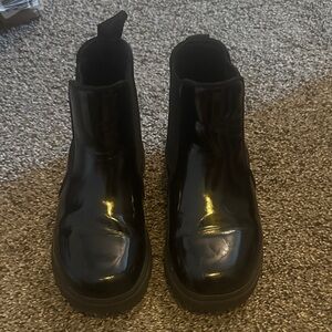 Native girls Black Boots